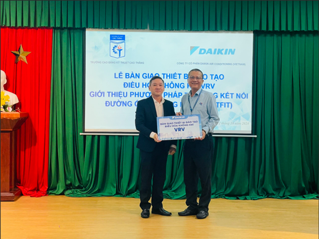 anh-daikin-1-daikin-khong-ngung-nang-cao-tay-nghe-ho-tro-nganh-ky-thuat-dien-lanh-tai-viet-na-1749779930.png