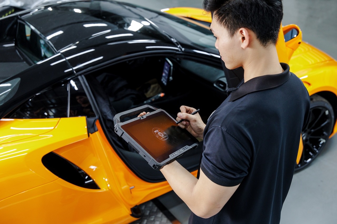 mclaren-service-9-1755580360.jpg