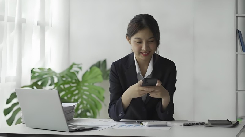 Biết là app lừa đảo nhưng vẫn cài đặt, cô gái đợi tài khoản mất 500 triệu đồng mới báo cảnh sát thì được khen nhanh trí