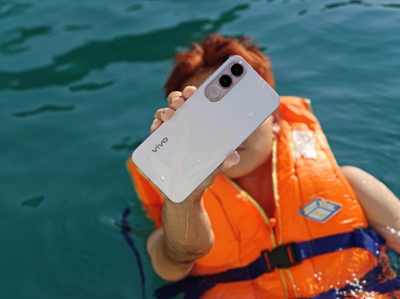 Vivo V70 FE - 'trợ lý du lịch' nên sở hữu năm 2026