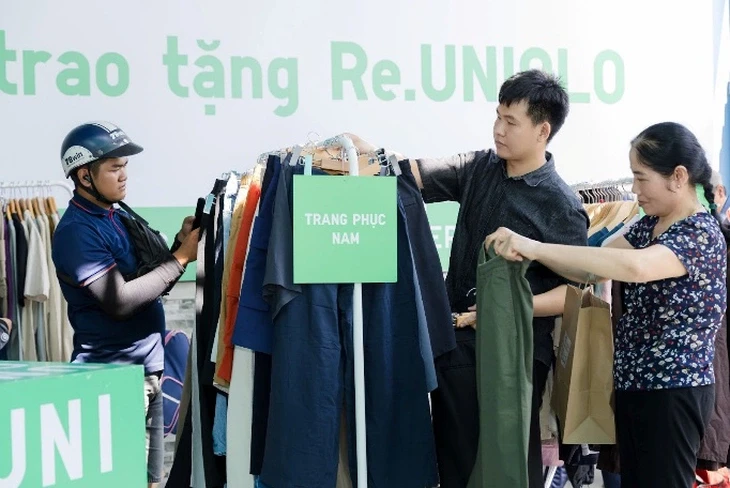 Cách Re.Uniqlo tạo 'vòng đời mới' cho trang phục