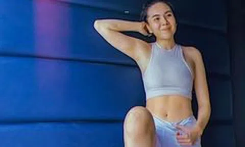 MC Mai Ngọc thời sự VTV dáng đẹp, eo thon