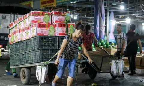 Bơm thẳng tiền mặt hỗ trợ người yếu thế: Được không?