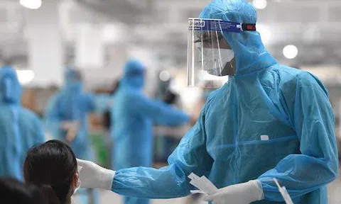 Hà Nội: 'Ổ dịch' ở Long Biên có 12 ca dương tính, phong toả nhiều địa điểm liên quan