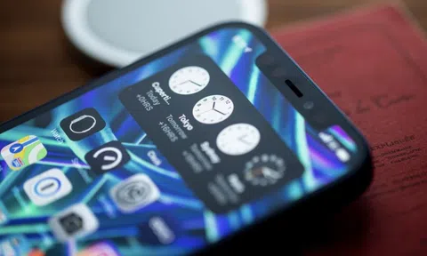 Nhiều đại lý ở Việt Nam ngừng nhận đặt cọc iPhone 13, hoàn tiền khách