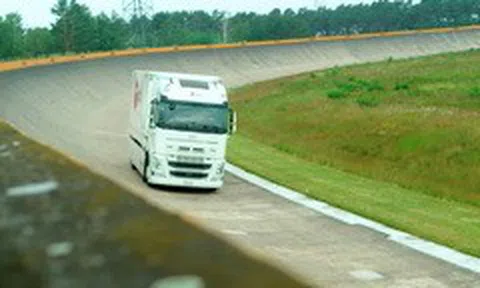 Xe điện lập Kỷ lục Guinness về quãng đường dài nhất trong một lần sạc