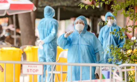 Phát hiện 3 nhân viên y tế mắc Covid-19