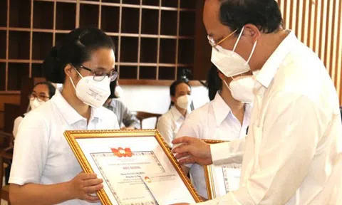 Tình nguyện phục vụ vì sức khỏe bệnh nhân