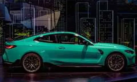 Chiêm ngưỡng xe sang BMW M4 màu xanh Mint lạ mắt