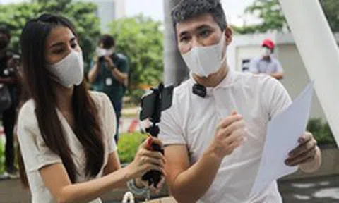 Công Vinh: 'Ồn ào chuyện từ thiện, tôi và Thủy Tiên mất rất nhiều'