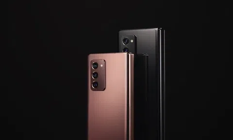 Cận cảnh chiếc Galaxy Z Fold 2 sắp được bán chính thức ở Việt Nam