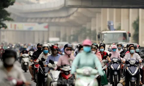 Đường phố Hà Nội lại ùn ứ trong ngày đầu tuần