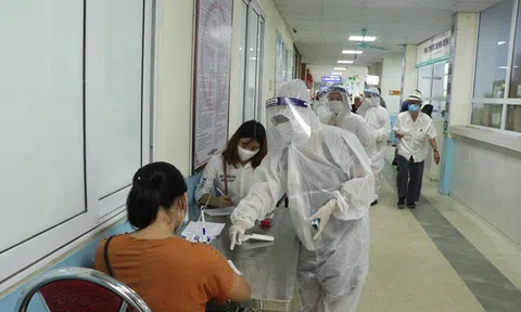 Hà Nội ra công văn khẩn bệnh viện không được từ chối bệnh nhân từ vùng dịch