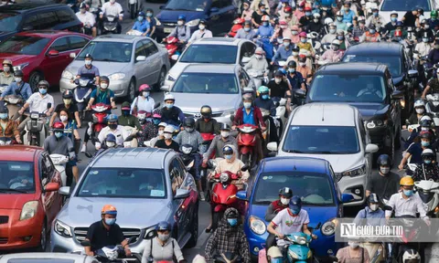 Hà Nội: Nhiều tuyến đường ùn tắc trong ngày đầu bỏ giấy đi đường