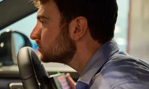 Nissan thuê riêng chuyên gia 'ngửi mùi' xe mới