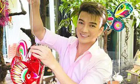 Đàm Vĩnh Hưng vui vẻ giữa 'sóng gió' yêu cầu sao kê từ thiện