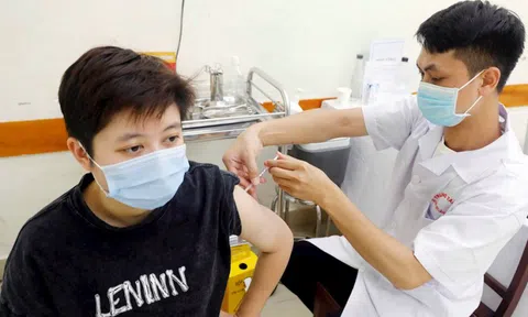 Thủ tướng yêu cầu không thu phí tiêm vaccine phòng COVID-19