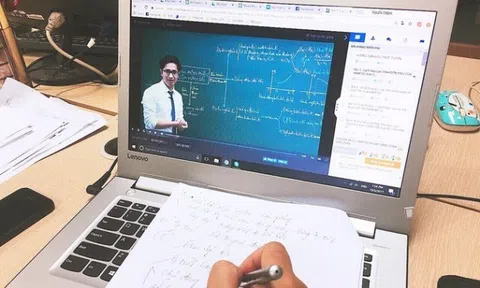 Hà Nội: Cơ sở giáo dục công lập chỉ thu 75% mức học phí khi học trực tuyến