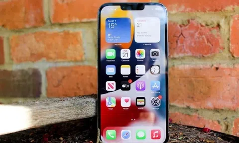 iPhone 13 khiến người dùng nhớ Touch ID