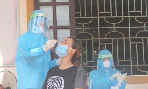 Ho sốt mua thuốc uống không khỏi, đến bệnh viện khám phát hiện nhiễm SARS-CoV-2