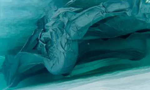 Cận cảnh hiệu quả chống ngập lụt từ túi bọc ô tô