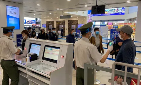 Cục Hàng không "tuýt còi" các hãng mở bán vé máy bay nội địa