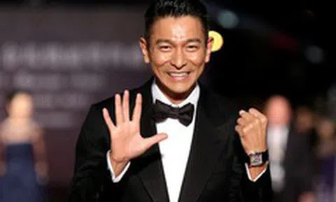 Tuổi 60, Lưu Đức Hoa sự nghiệp tiếng tăm, hôn nhân viên mãn bên vợ kín tiếng