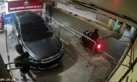 Chỉ trong 5 giây, xe Toyota bị trộm vặt mất 2 gương chiếu hậuicon