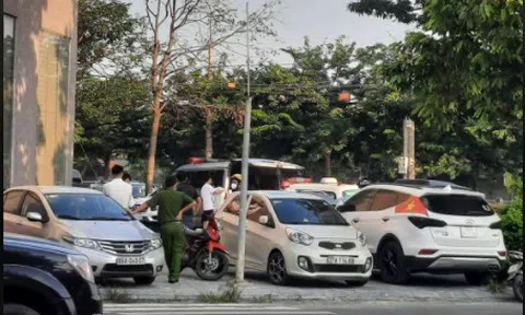 Người phụ nữ rơi từ tầng 19 chung cư xuống đất