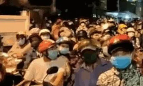 Người dân về quê tránh dịch dồn ứ ở cửa ngõ phía Tây TP HCM