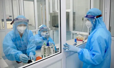 Nóng: BV Việt Đức phát hiện 1 ca dương tính SARS-CoV-2, tạm phong tỏa tòa D, thông báo khẩn