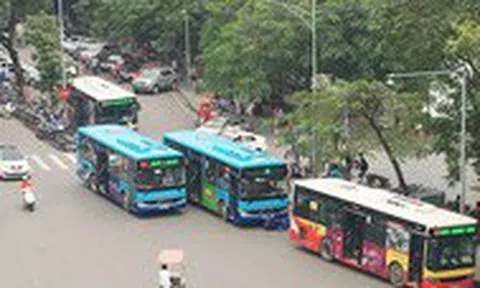 Vì sao Hà Nội chưa cho xe buýt chạy từ ngày 1/10?