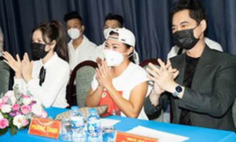 Lý Nhã Kỳ, Ngọc Sơn và dàn nghệ sĩ tri ân tuyến đầu chống dịch