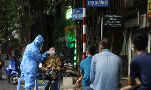 Trưa 2/10, Hà Nội phát hiện thêm nhân viên hộ lý và nhà ăn Bệnh viện Việt Đức mắc Covid-19