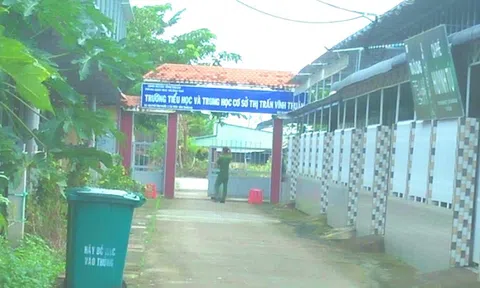 Đình chỉ hiệu trưởng không cho mượn trường làm điểm test nhanh người về từ TP HCM