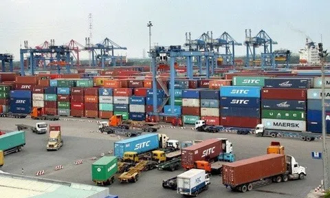 Giải quyết ùn tắc tại cảng biển khi thực hiện giãn cách xã hội