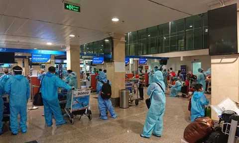 Quảng Nam đón 203 người từ TP HCM về quê miễn phí bằng máy bay