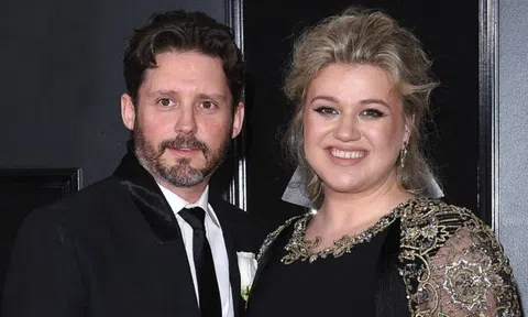 Kelly Clarkson thắng tranh chấp tài sản sau ly hôn