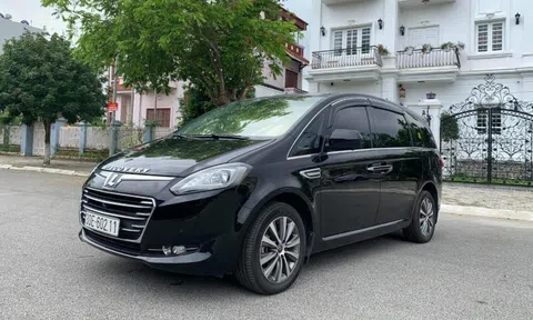 Xe 7 chỗ Luxgen M7 2015 hiếm gặp tại Việt Nam