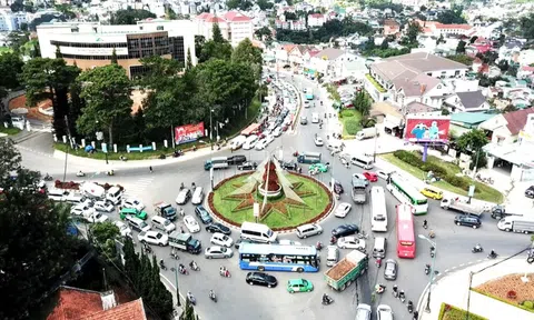 Đà Lạt không còn là "thành phố không đèn xanh đỏ"