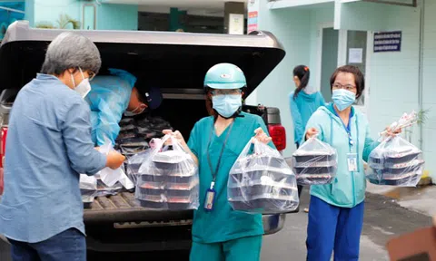 Năng lượng buổi sáng cho tuyến đầu chống dịch