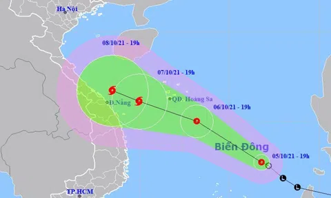 Áp thấp nhiệt đới trên Biển Đông khả năng mạnh lên thành bão hướng vào miền Trung
