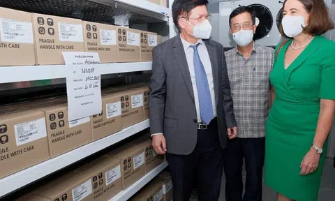 Thêm 300 nghìn liều vắc-xin AstraZeneca về Việt Nam