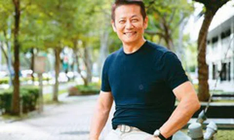 Từ Nãi Lân tài sản trăm tỷ, tặng con trai biệt thự cưới vợ