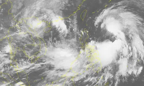 Bão số 7 vừa đổ bộ, cơn bão mới Kompasu đã lăm le vào Biển Đông