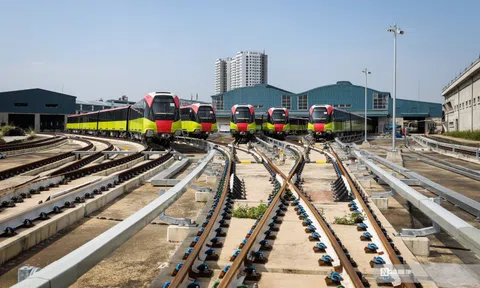 10 đoàn tàu Nhổn – ga Hà Nội “hội tụ” chuẩn bị chạy thử nghiệm