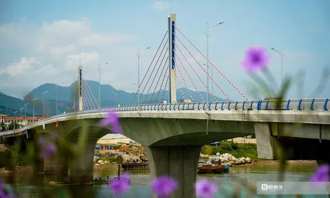 Toàn cảnh cây cầu 600 tỷ qua sông Đà sau khi thông xe