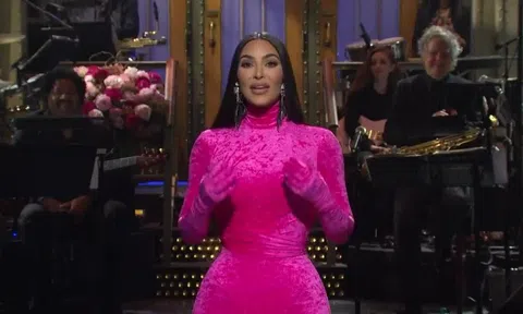 Kim Kardashian tự giễu bản thân