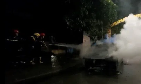 Xe ôtô Volkswagen Tiguan bốc cháy bất thường