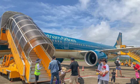 Nhiều người dân trở về TP HCM từ Phú Quốc